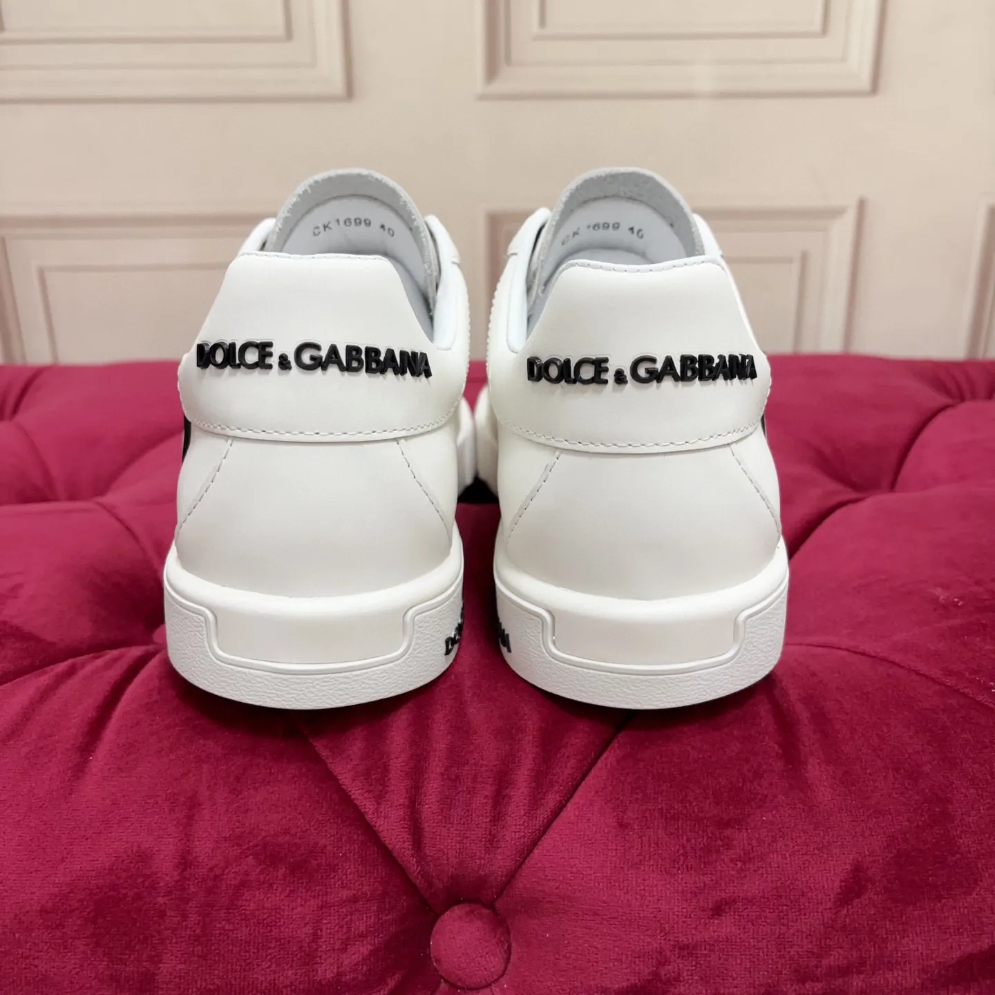 Men's shoes 💰580 High-end version High-quality brand outsole DOLCE & GABBANA 2025 new model High-end version High-end quality Exclusive precision customization available on the market High-end DG embellishment, beautiful luxury and sparkle Exquisite workmanship Many people love the use of high-end imported cowhide + craftsmanship White silk sheep lining Perfect interpretation of the latest inspiration for shoes Classic and fashion integrated luxury dream overrides fashionable high-end quality Code number 35-45 Standard code number